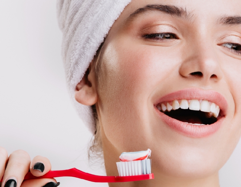 Creme dental clareador funciona?